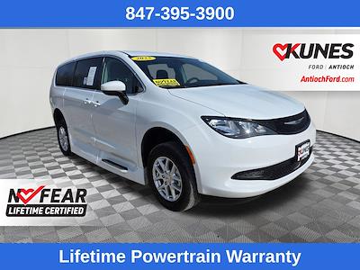 Used 2023 Chrysler Voyager - photo 1