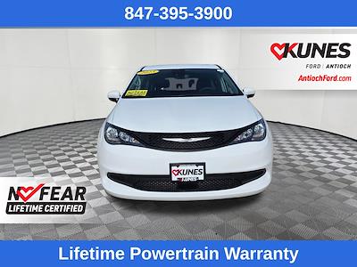 Used 2023 Chrysler Voyager - photo 1