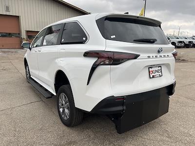 2024 Toyota Sienna FWD, Minivan for sale #04M1008 - photo 2