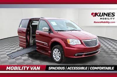 Used 2016 Chrysler Town and Country Limited Minivan for sale #04M1009A - photo 1