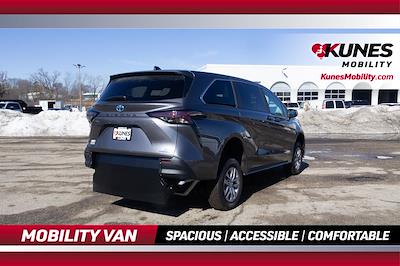 Used 2024 Toyota Sienna LE Minivan for sale #04M1012 - photo 2