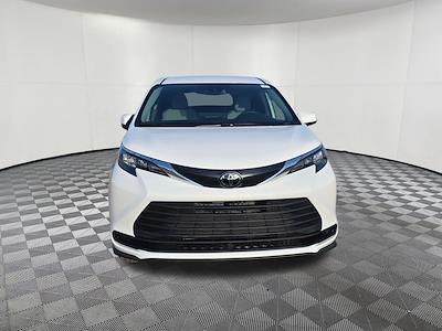 2026 Toyota Sienna FWD Minivan for sale #04M1023 - photo 2