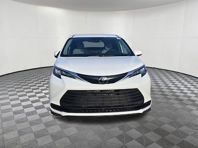 Used 2026 Toyota Sienna - photo 1