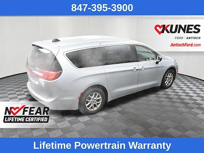 Used 2024 Chrysler Pacifica Touring L Minivan for sale #04P2104 - photo 2