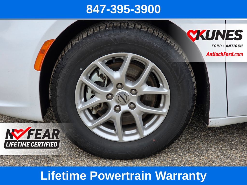 Used 2024 Chrysler Pacifica - photo 11
