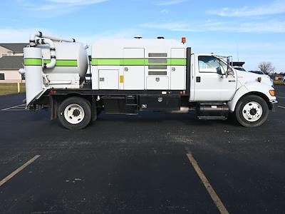 Used 2004 Ford F-650 - photo 2