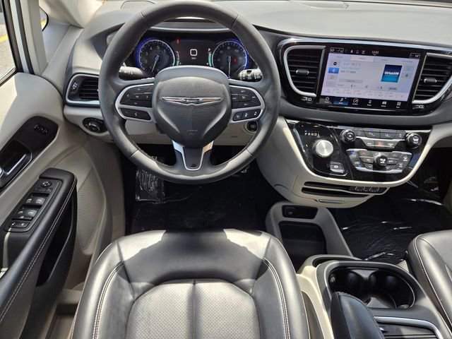 Used 2023 Chrysler Pacifica - photo 16