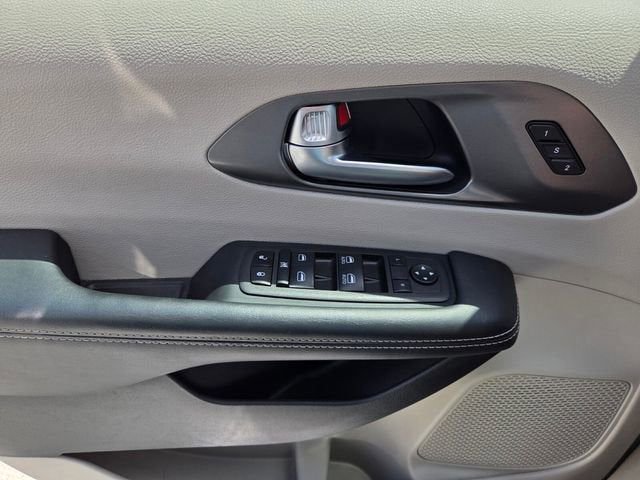 Used 2023 Chrysler Pacifica - photo 20