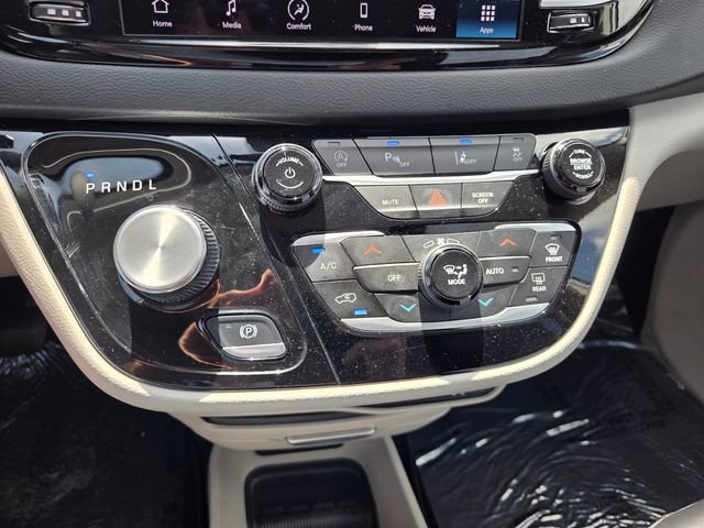 Used 2023 Chrysler Pacifica - photo 27