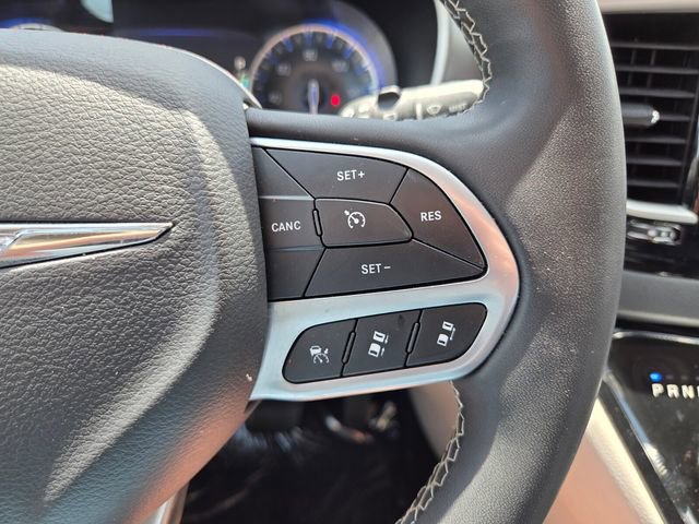 Used 2023 Chrysler Pacifica - photo 32