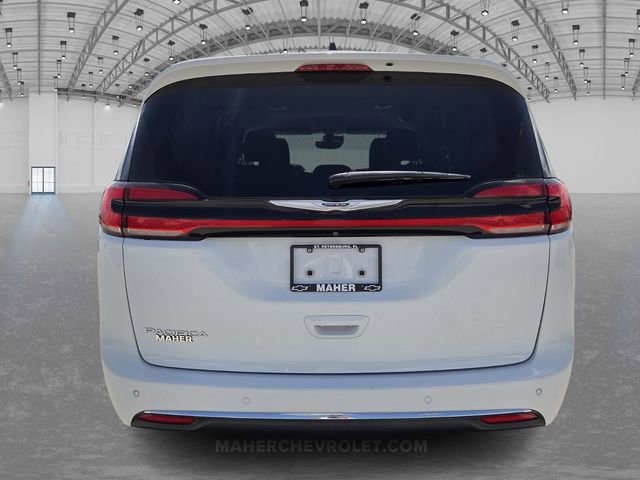 Used 2023 Chrysler Pacifica - photo 5