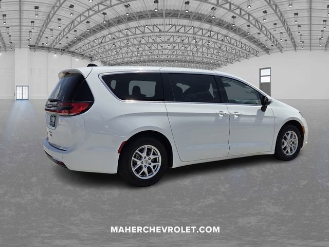 Used 2023 Chrysler Pacifica - photo 6