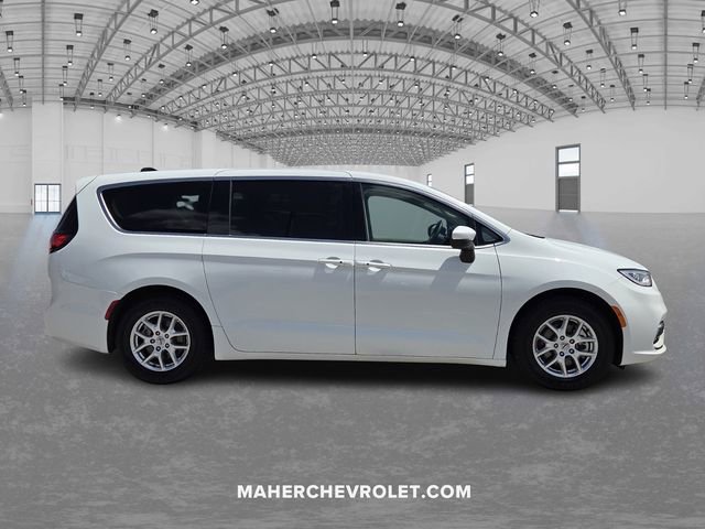 Used 2023 Chrysler Pacifica - photo 7