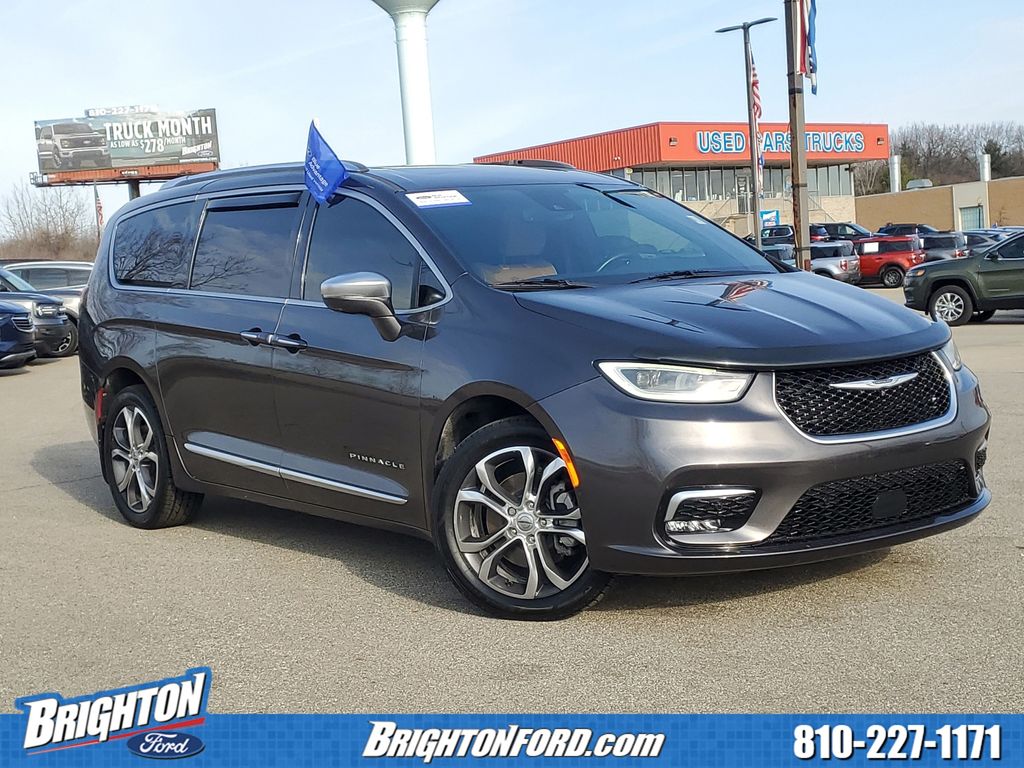 Used 2021 Chrysler Pacifica - photo 1