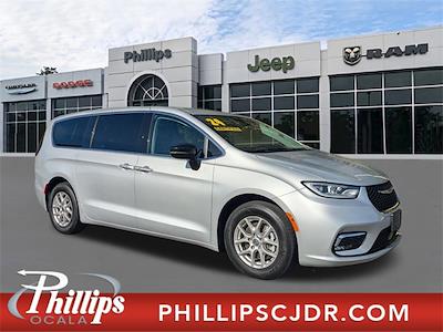 Used 2024 Chrysler Pacifica Touring L Minivan for sale #25319 - photo 1