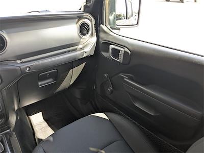 Used 2022 Jeep Gladiator - photo 1
