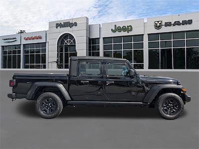 Used 2022 Jeep Gladiator - photo 1