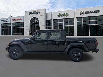 Used 2022 Jeep Gladiator - photo 1