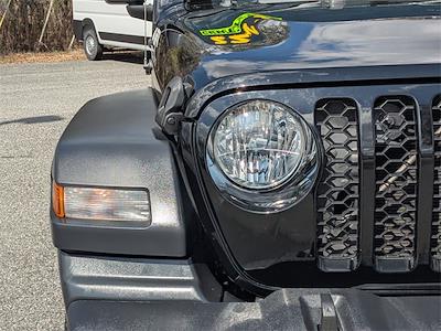 Used 2022 Jeep Gladiator - photo 1