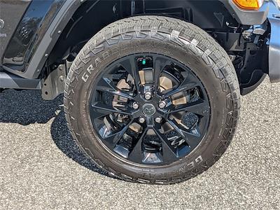 Used 2025 Jeep Gladiator - photo 1