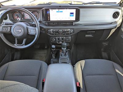 Used 2025 Jeep Gladiator - photo 1