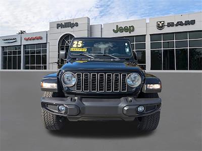 Used 2025 Jeep Gladiator - photo 1