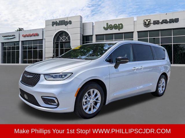 Used 2026 Chrysler Pacifica - photo 13