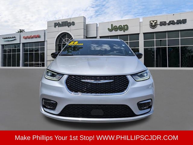 Used 2026 Chrysler Pacifica - photo 14