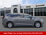 Used 2025 Chrysler Pacifica Select Minivan thumbnail 2