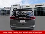 Used 2025 Chrysler Pacifica Select Minivan thumbnail 4