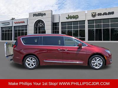 2018 Chrysler Pacifica FWD Minivan for sale #25525 - photo 2