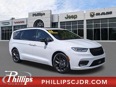 2025 Chrysler Pacifica FWD Minivan for sale #25593 - photo 1