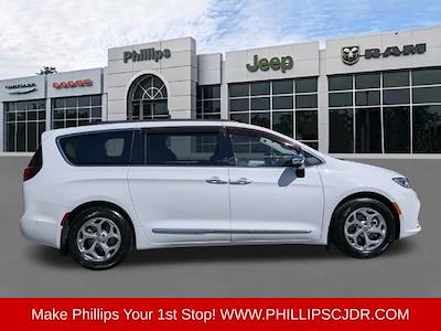 2023 Chrysler Pacifica FWD Minivan for sale #25628 - photo 2