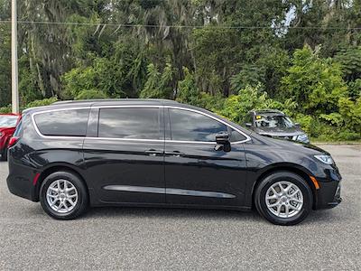 2022 Chrysler Pacifica FWD Minivan for sale #500656A - photo 2