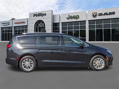Used 2021 Chrysler Pacifica Touring L Minivan for sale #600188A - photo 2