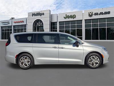 Used 2024 Chrysler Pacifica Limited Minivan for sale #600231A - photo 2
