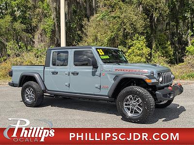 Used 2025 Jeep Gladiator - photo 1