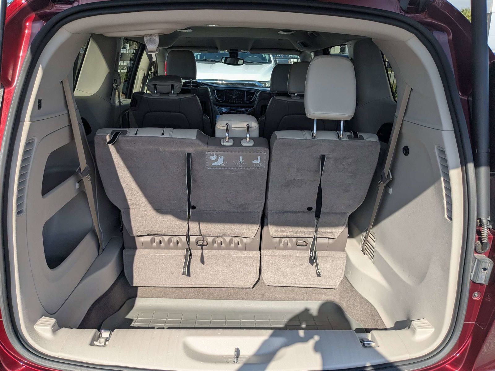 Used 2018 Chrysler Pacifica - photo 14