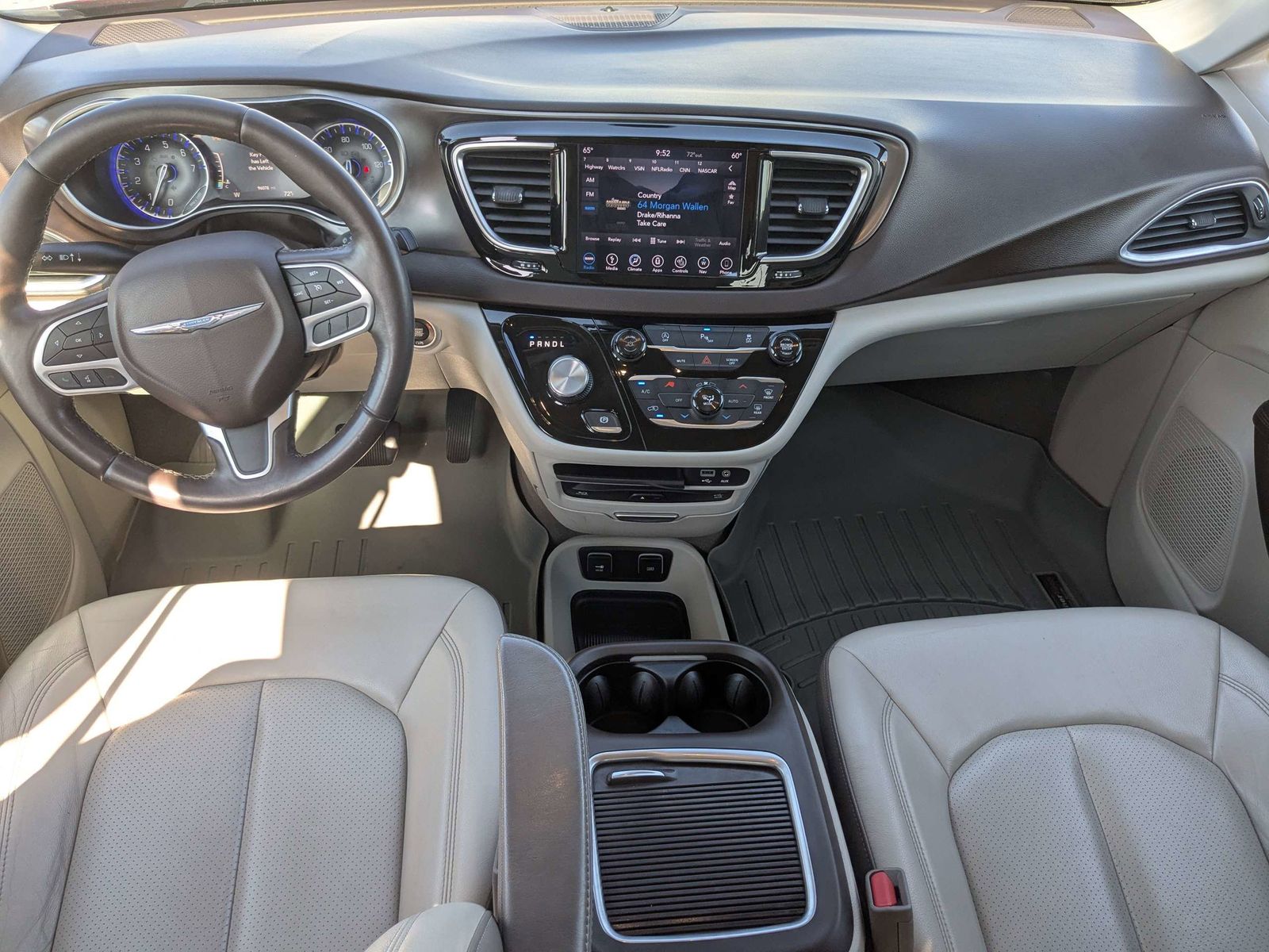 Used 2018 Chrysler Pacifica - photo 18
