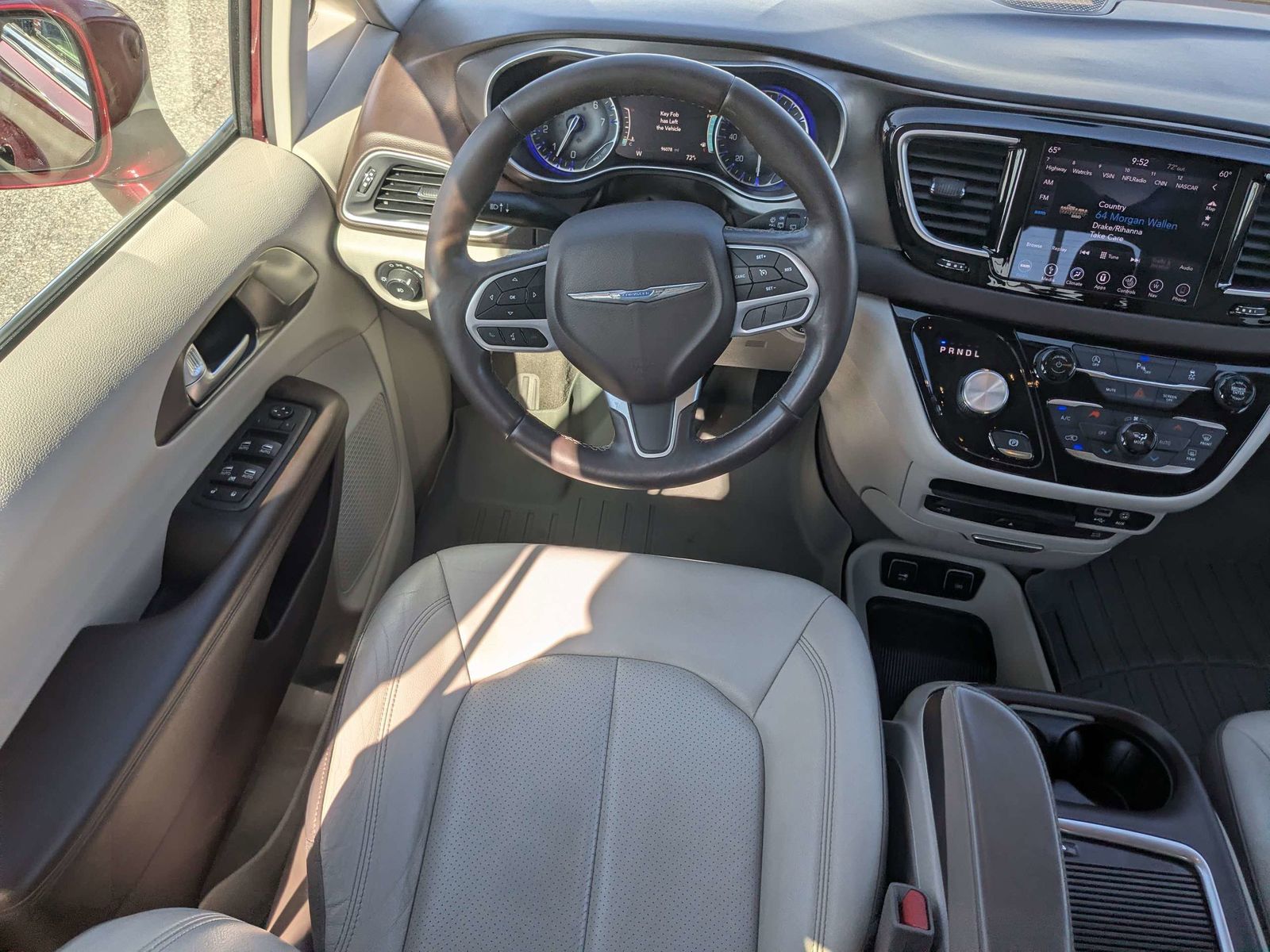 Used 2018 Chrysler Pacifica - photo 19