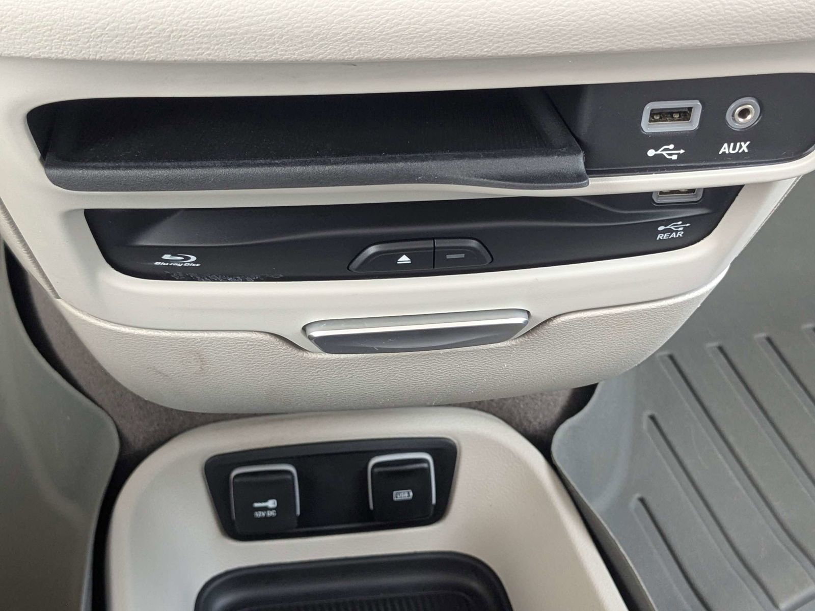 Used 2018 Chrysler Pacifica - photo 27