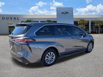 Used 2022 Toyota Sienna - photo 1