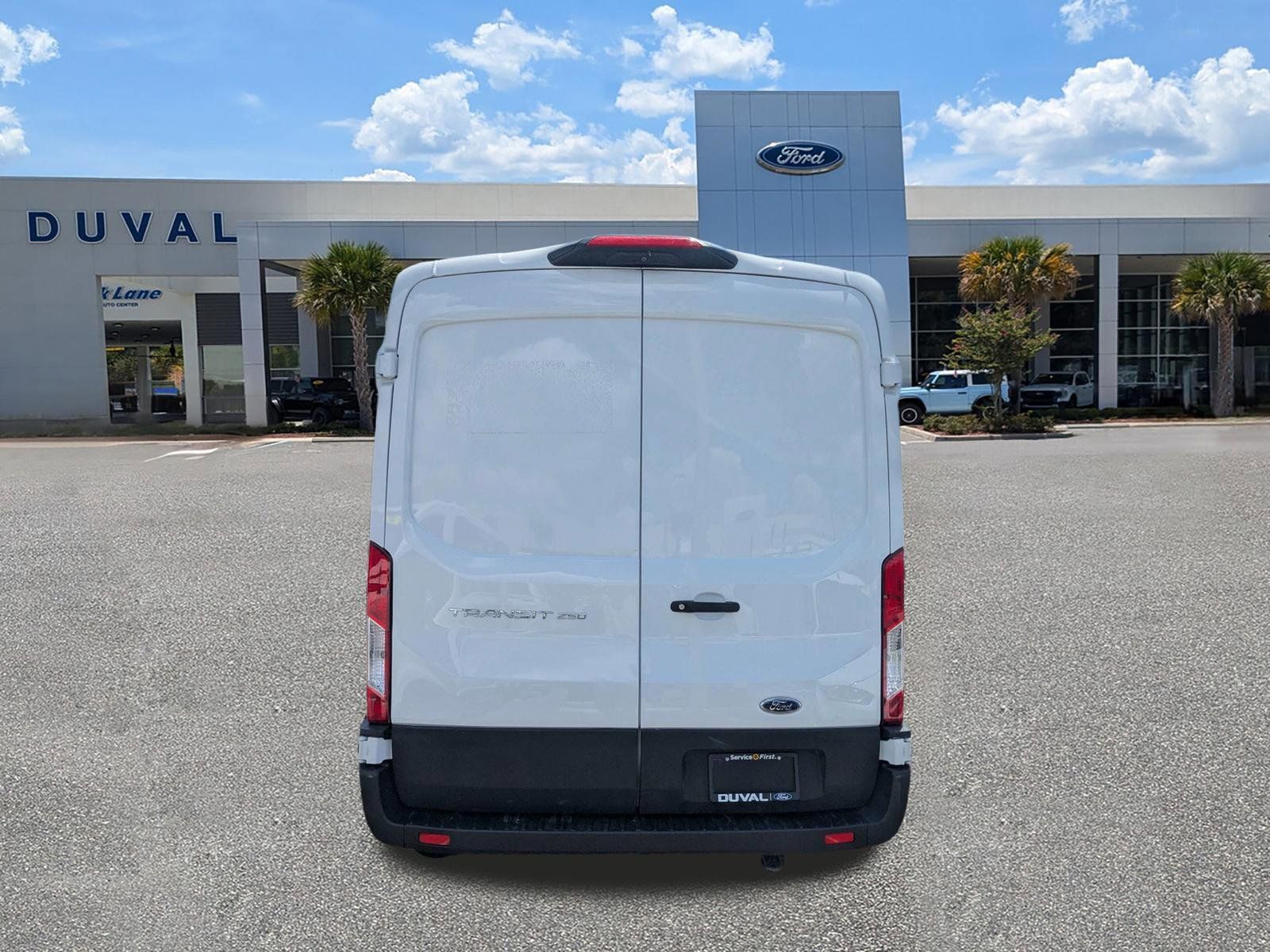 Used 2023 Ford Transit 250 - photo 7