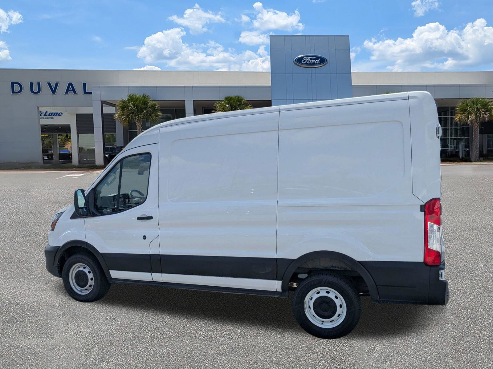 Used 2023 Ford Transit 250 - photo 8