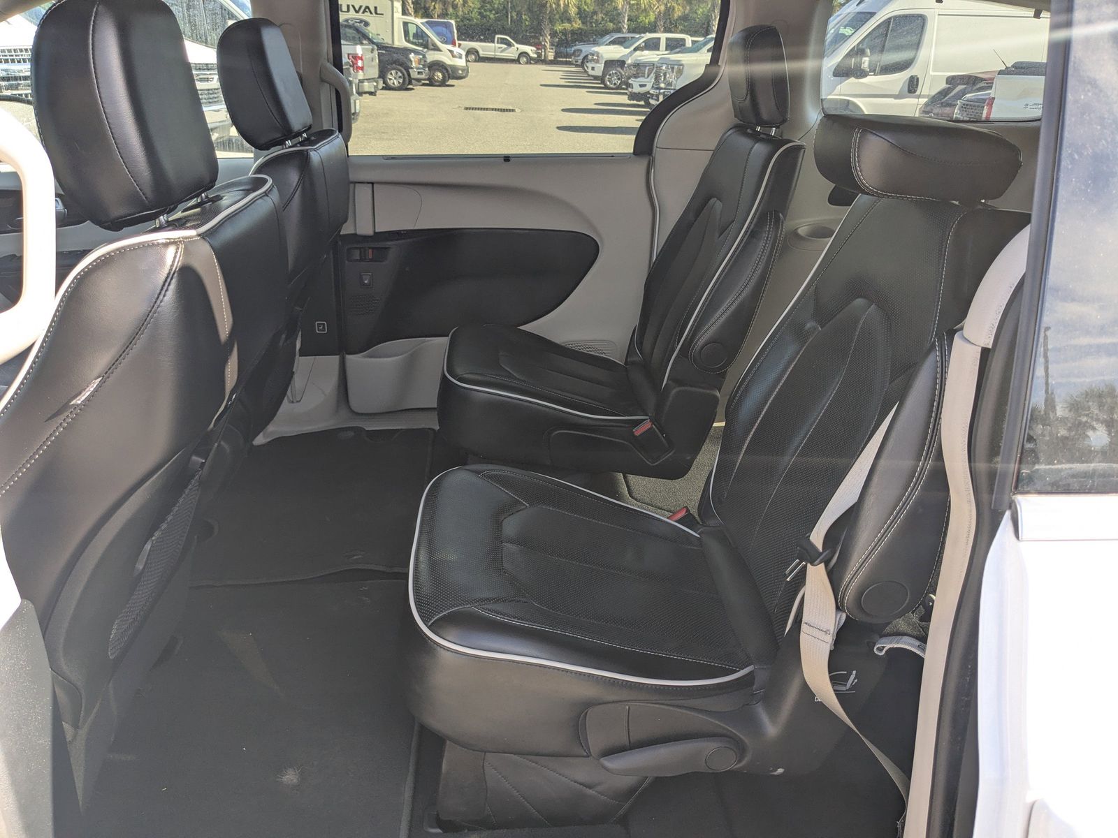 Used 2024 Chrysler Pacifica - photo 15