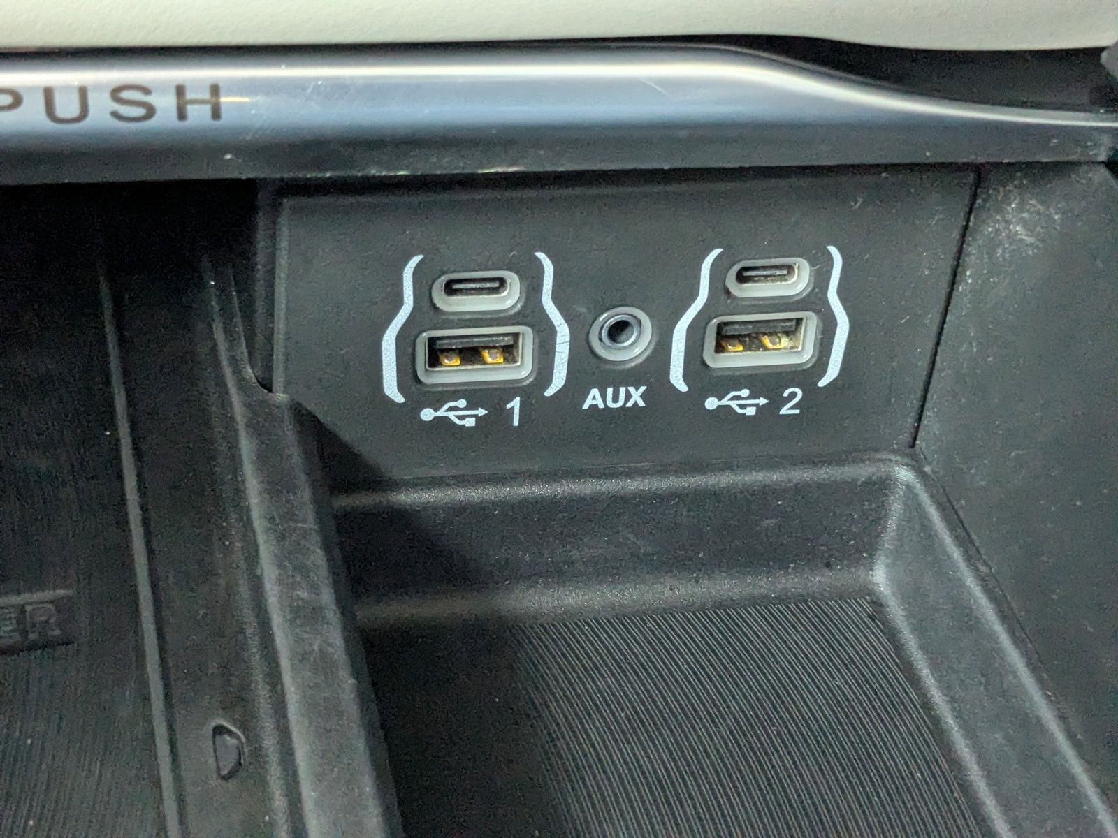Used 2024 Chrysler Pacifica - photo 25