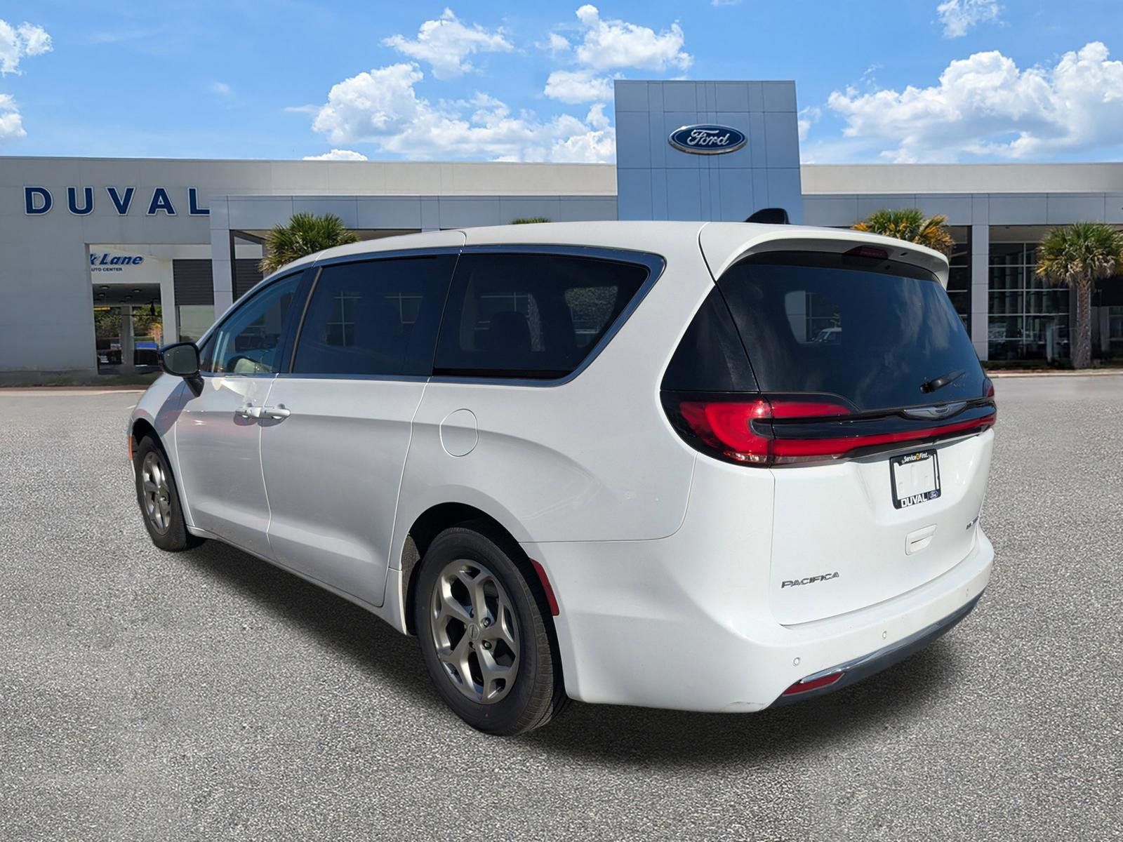 Used 2024 Chrysler Pacifica - photo 8