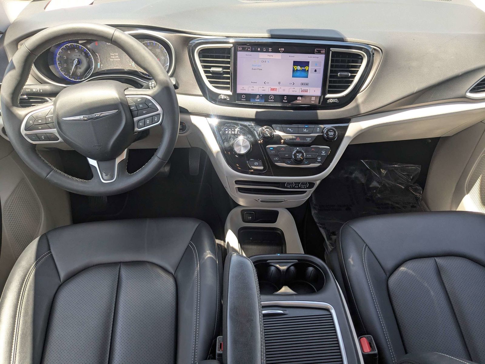 Used 2024 Chrysler Pacifica - photo 17