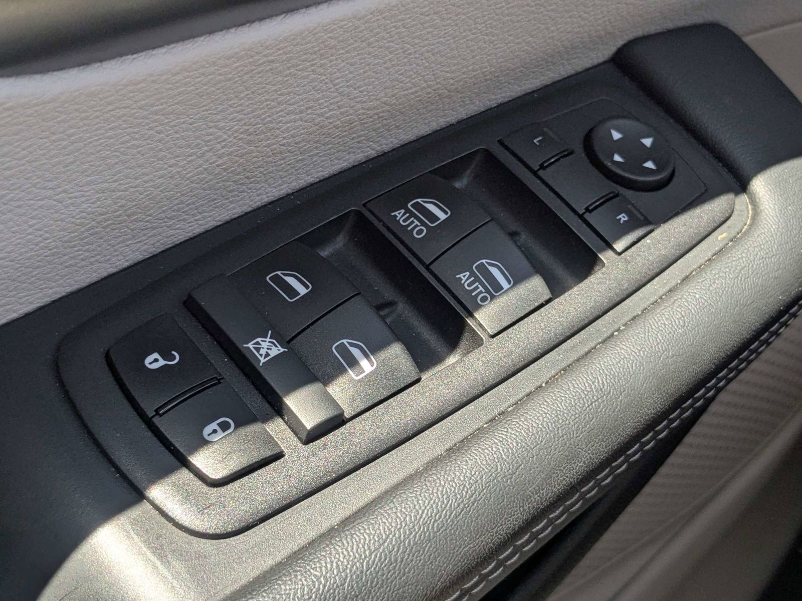Used 2024 Chrysler Pacifica - photo 27