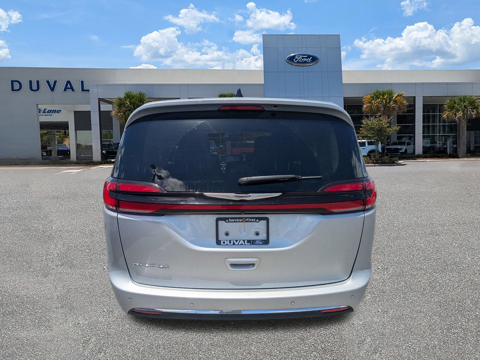 Used 2024 Chrysler Pacifica - photo 7